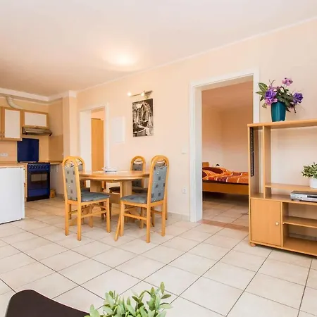 Apartment In Silo/insel Krk 13489